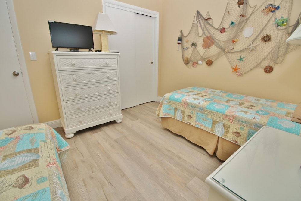 Point East 213