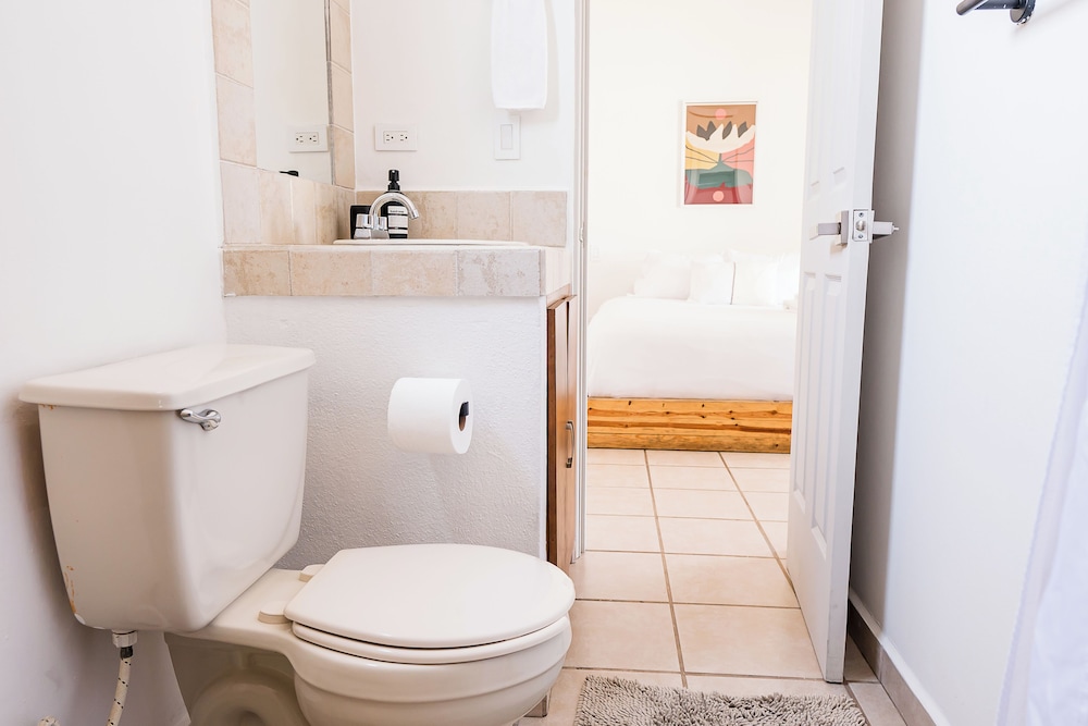 Grand Villa w Private Patio & Parking