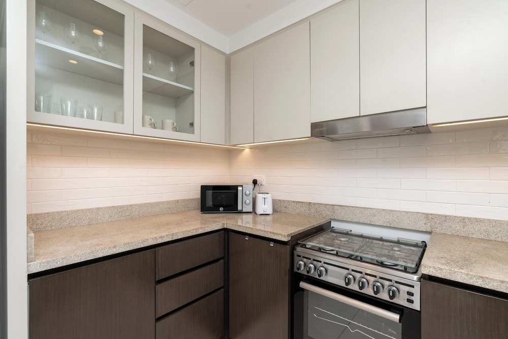 Lux BnB Creek Side 18