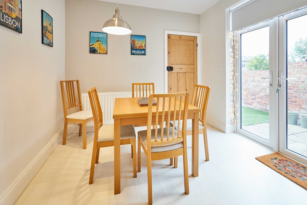 Host Stay Bristol Avenue