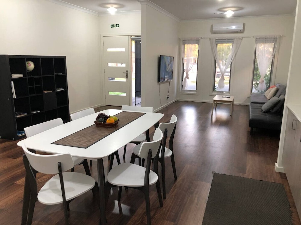 Serenity Home 11 by Hiverooms