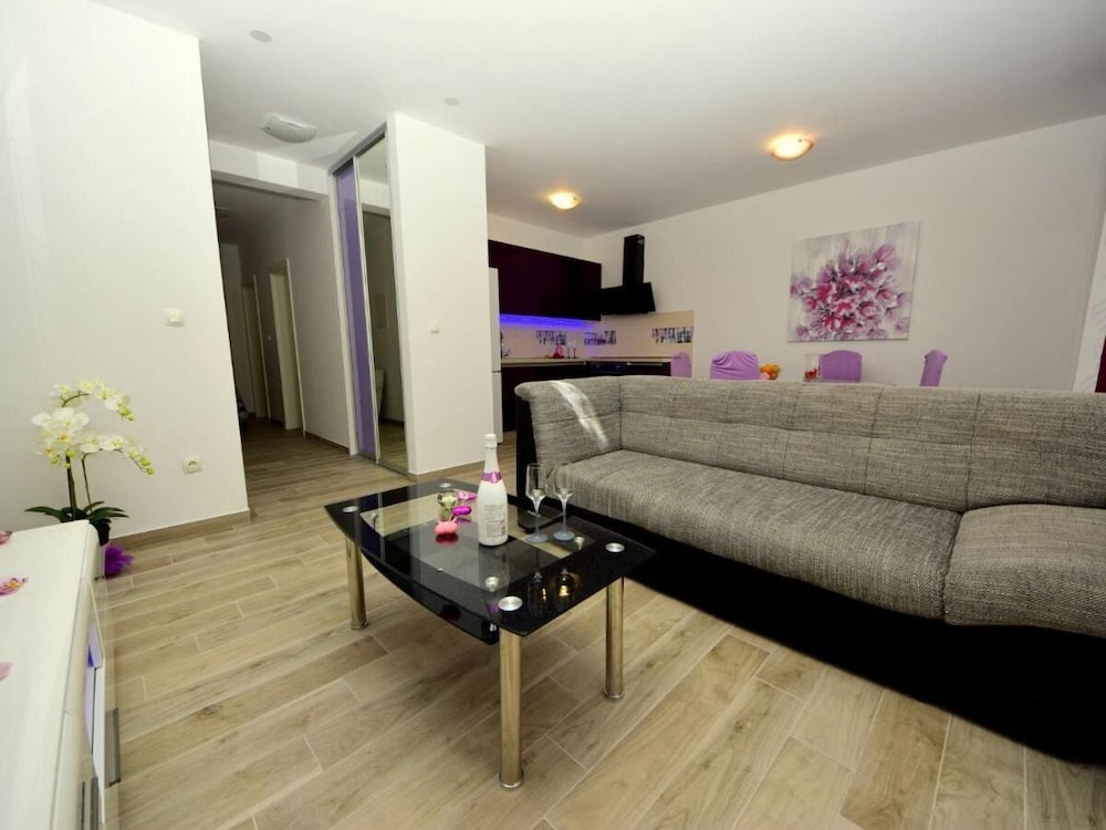 Memi - Great Location, Modern & Parking - A1 Marin view 5