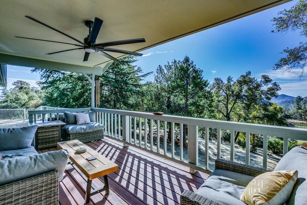 Hotel Mountain Home Near Yosemite w/ Well-being Retreat! - Image 1