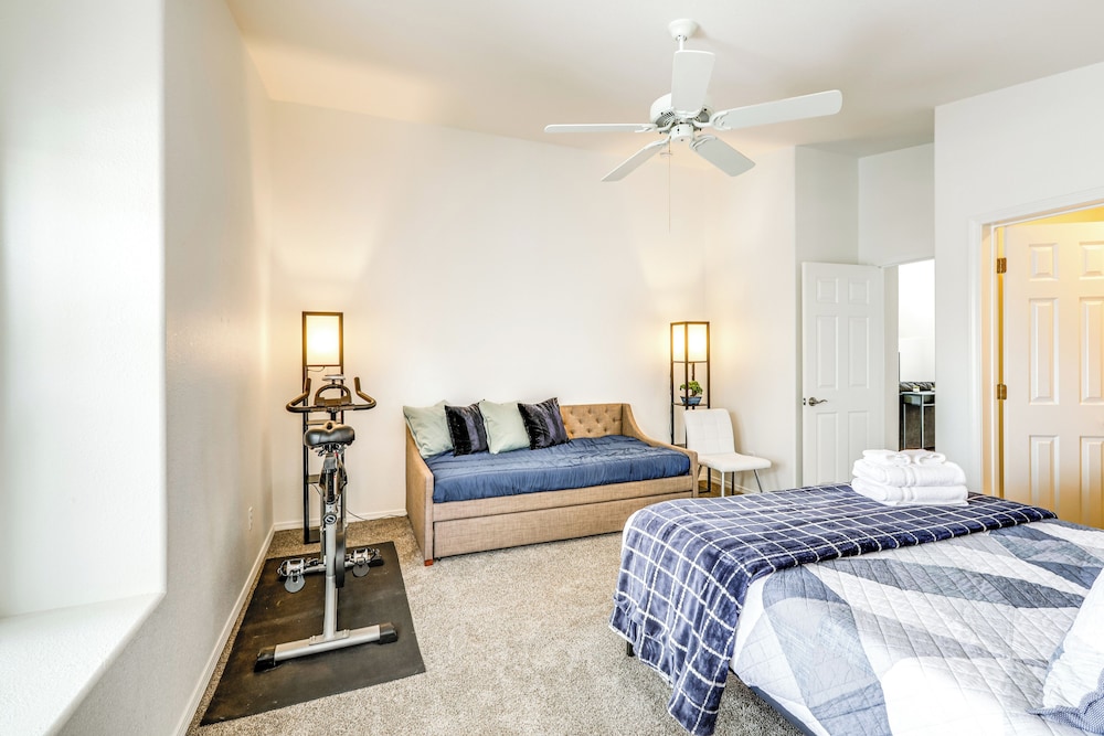Near Hiking & Golf: Peaceful Home in Flagstaff!