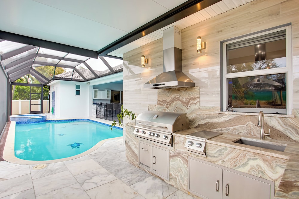 Outdoor Oasis: Family-friendly Cape Coral Home
