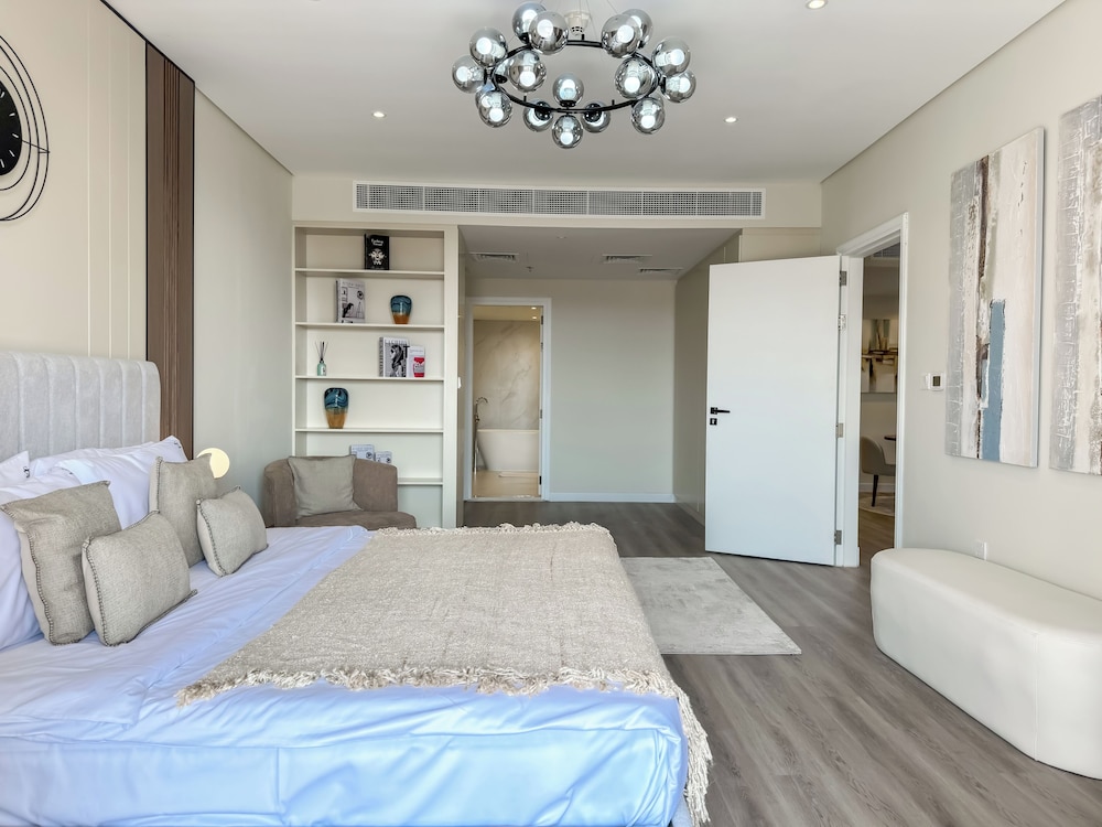 Resort Apartments - Royal Amwaj North