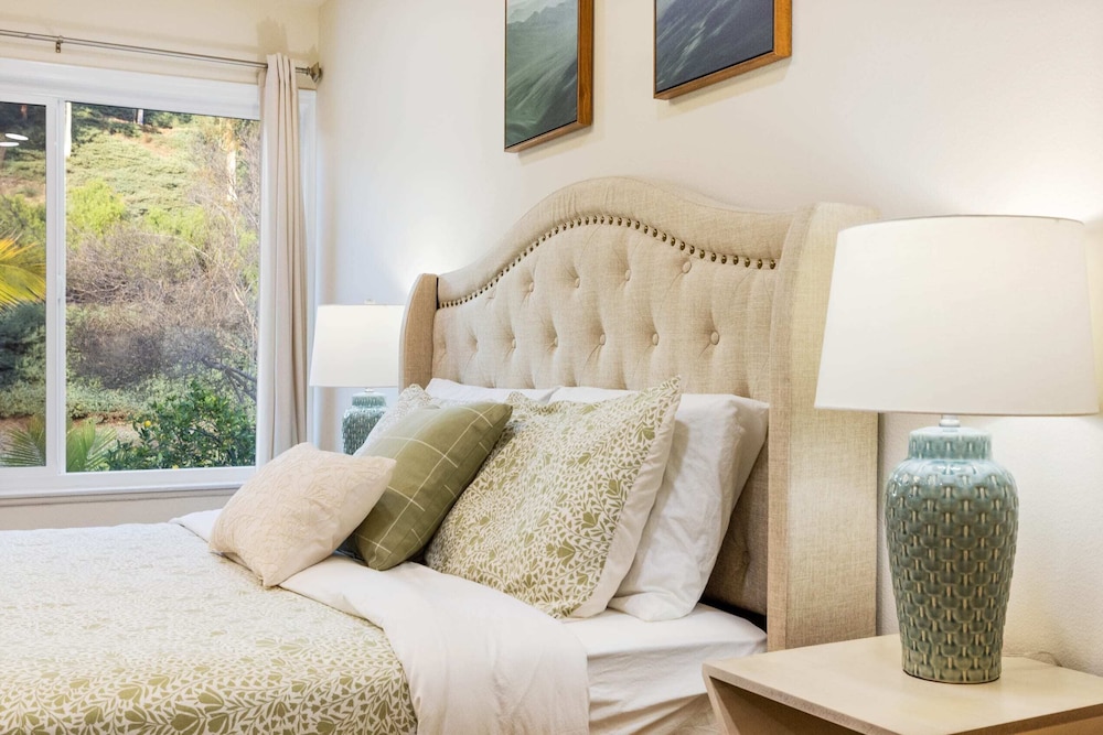 @ Marbella Lane - Cozy Gem Near Nature Trails