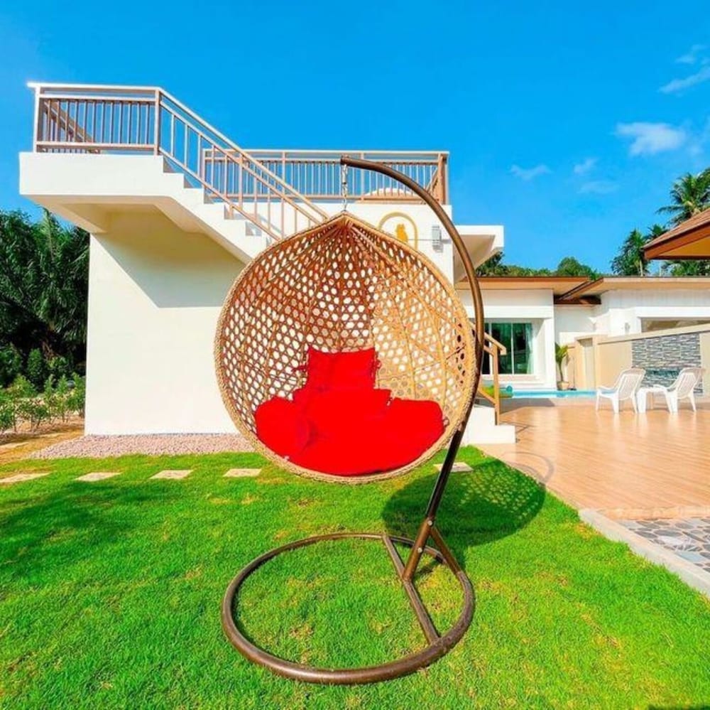 Le poulet poolvilla khanom