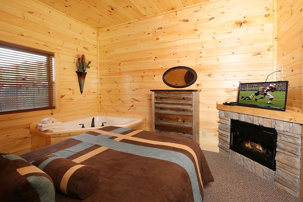 Picture Perfect 7 Br cabin by RedAwning