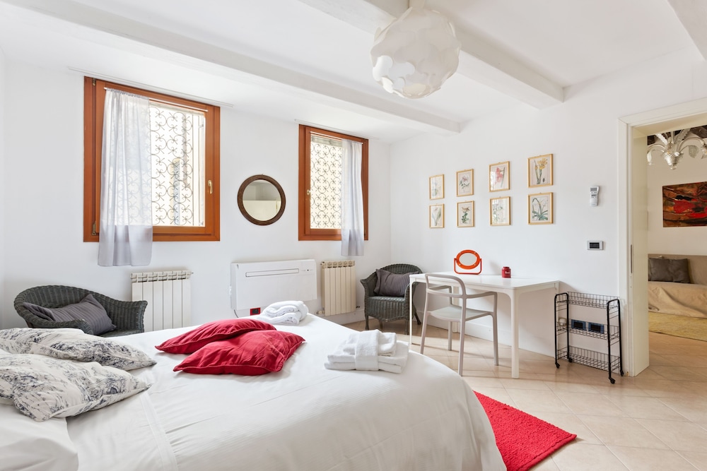 Riva Di Biasio Lovely Flat