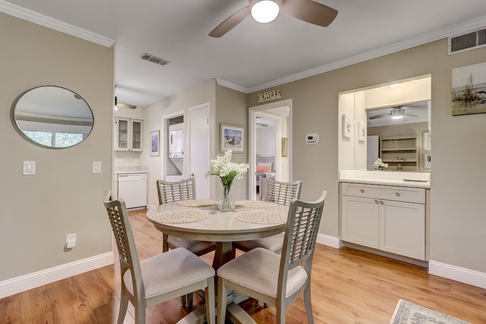 Amelia Landings 9e 2 Bedroom Condo