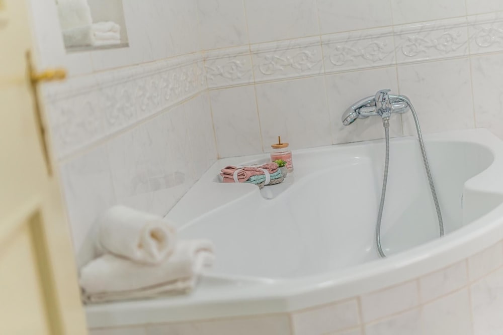 2 Bed Flat - Sleeps 6 - Pets - Wifi