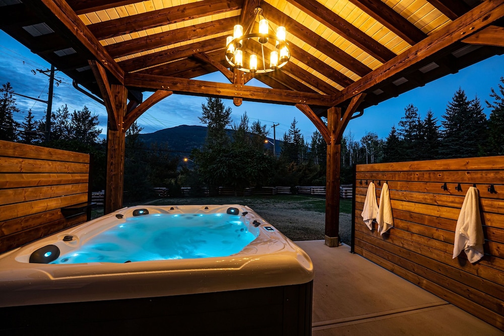 Perch for Four by Revelstoke Vacations