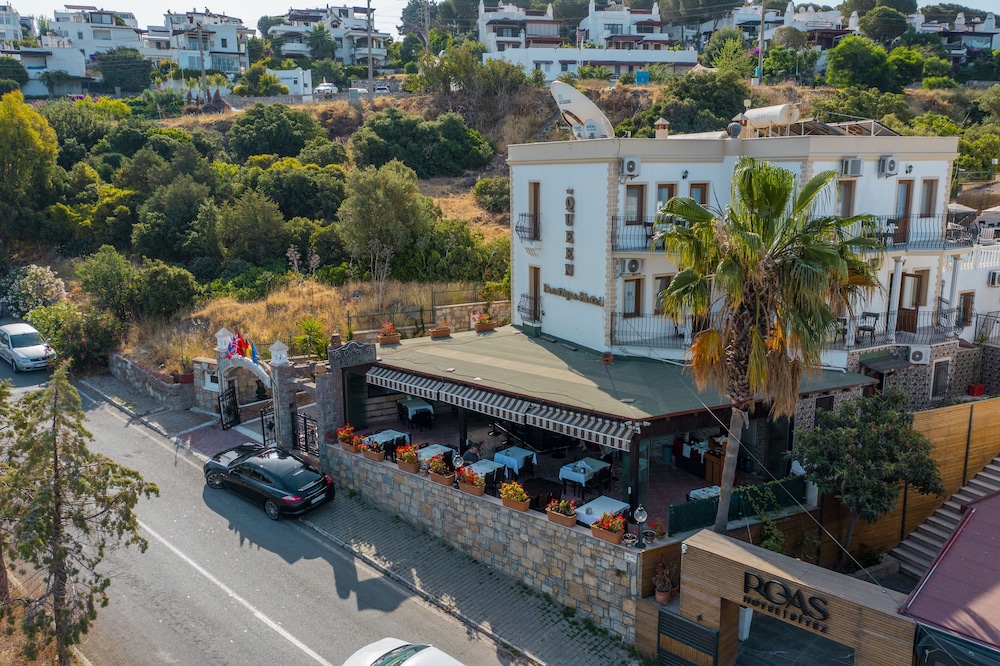 Queen Boutique Hotel - Image 11