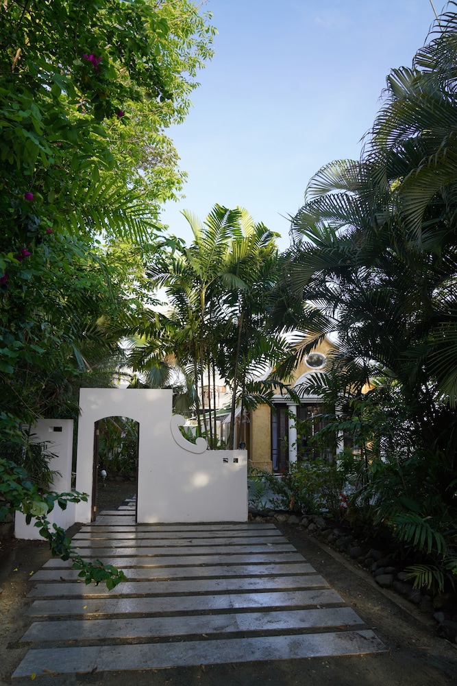 Villa Being - Tobago Luxury B&B