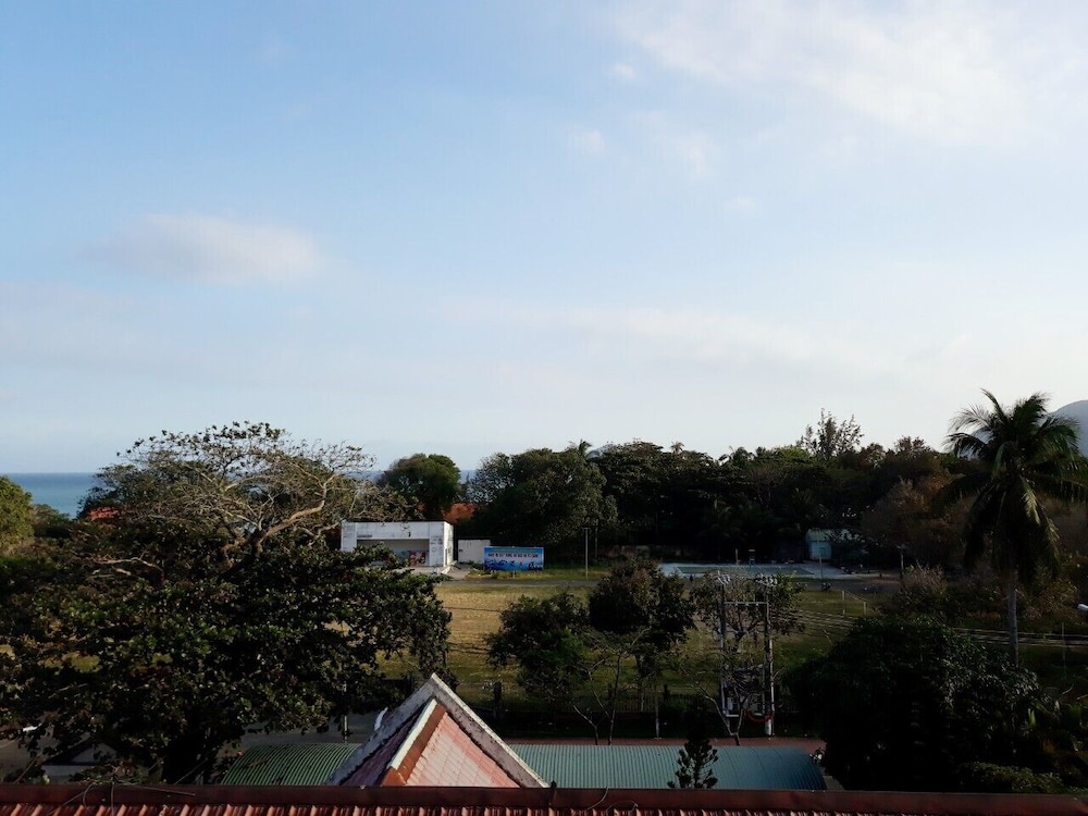 Nha Khach Con Dao