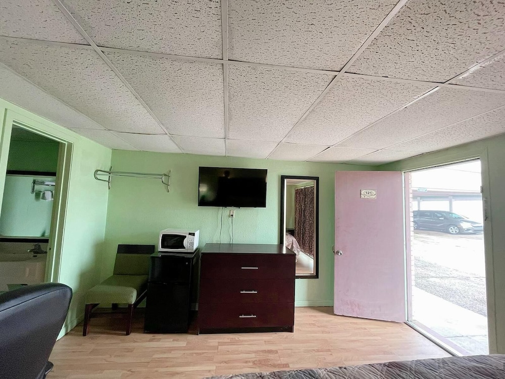 Holiday Motel
