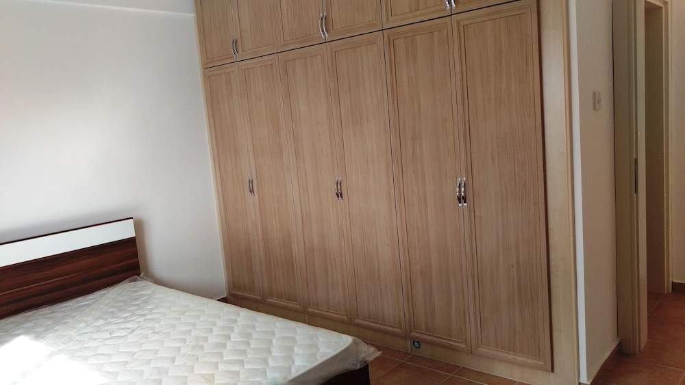 Begonvilla Court Block 8 Apartment 3 view 4