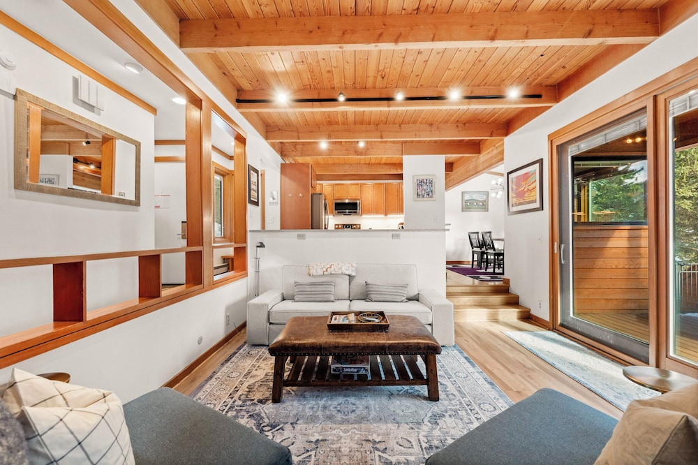 Tennis Townhome #1321 : 2