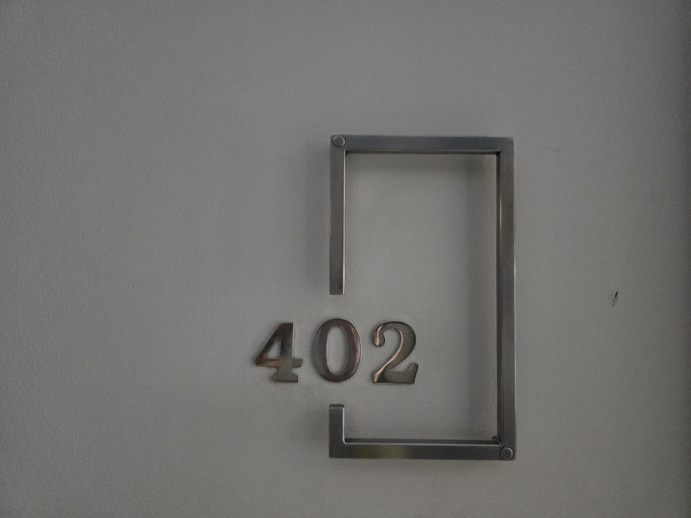 1 BR Condo in good location NV402