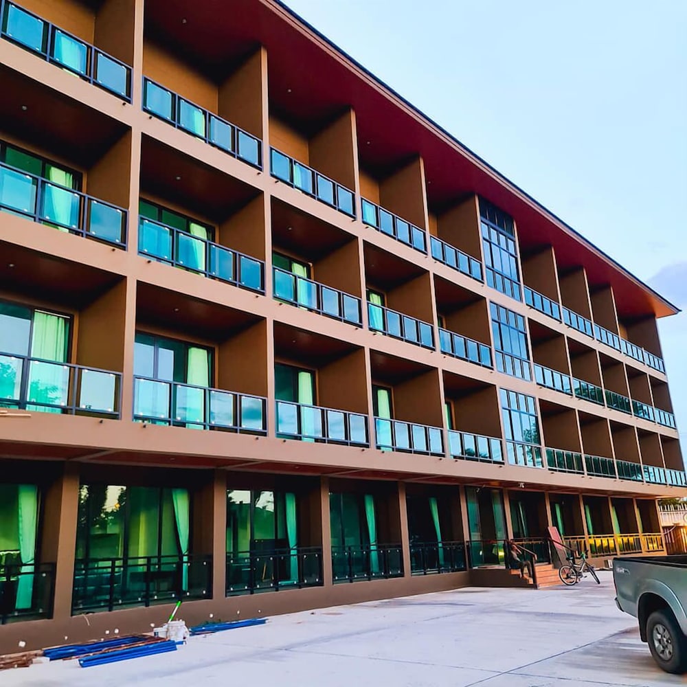 Hotel Triple O Phala Beach - Image 1