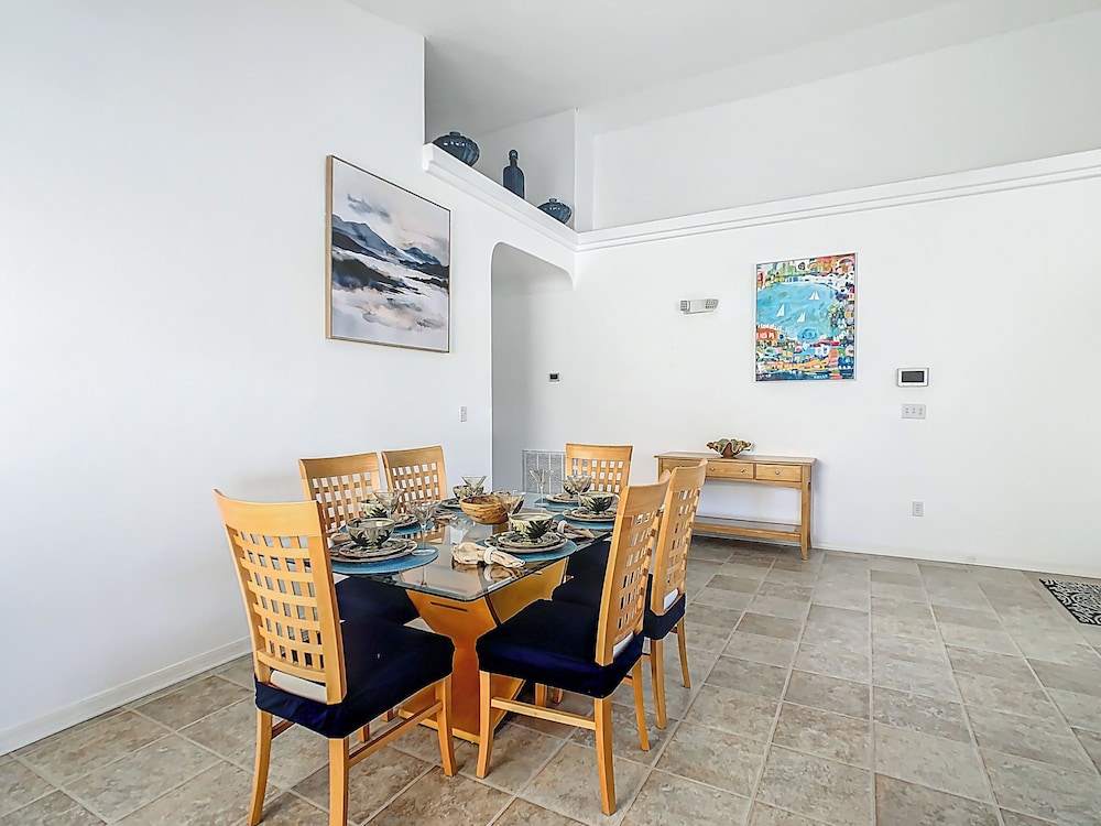 Siesta Pool Vacation Villa
