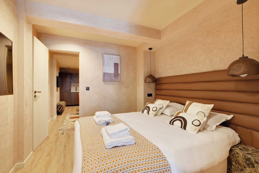 Exceptional 2br/6p Apartment - Caire / Montorgueil