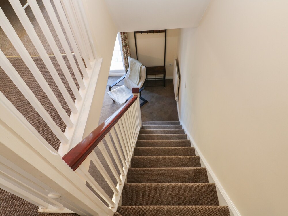 66 Dale Grove
