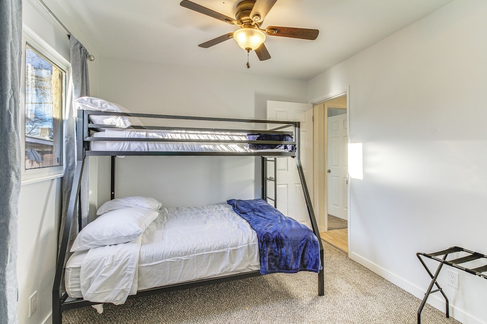 Cozy Home w/ Grill & Games in Albuquerque!