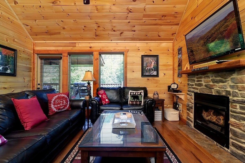 Making Memories - 1 Bedrooms, 1 Baths, Sleeps 4 Home by RedAwning