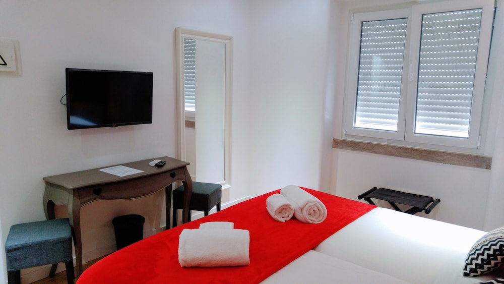 Lisbon Terrace Suites Apartment for Large Groups with Amazing Terrace