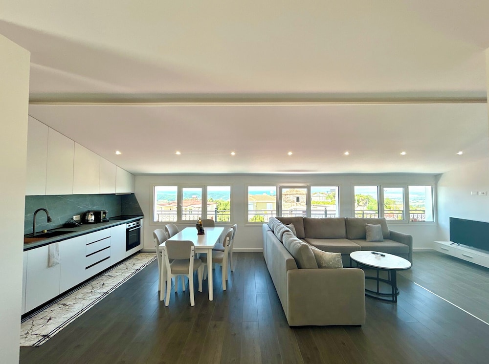 Ishëm Greenview Apartments