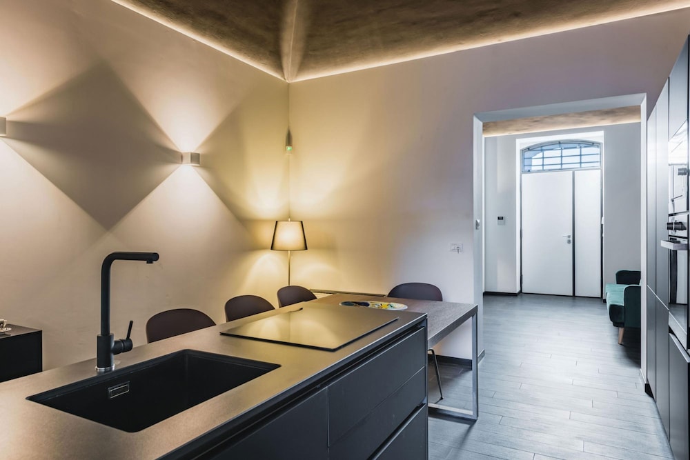 Leone Apartment With Garden by Wonderful Italy
