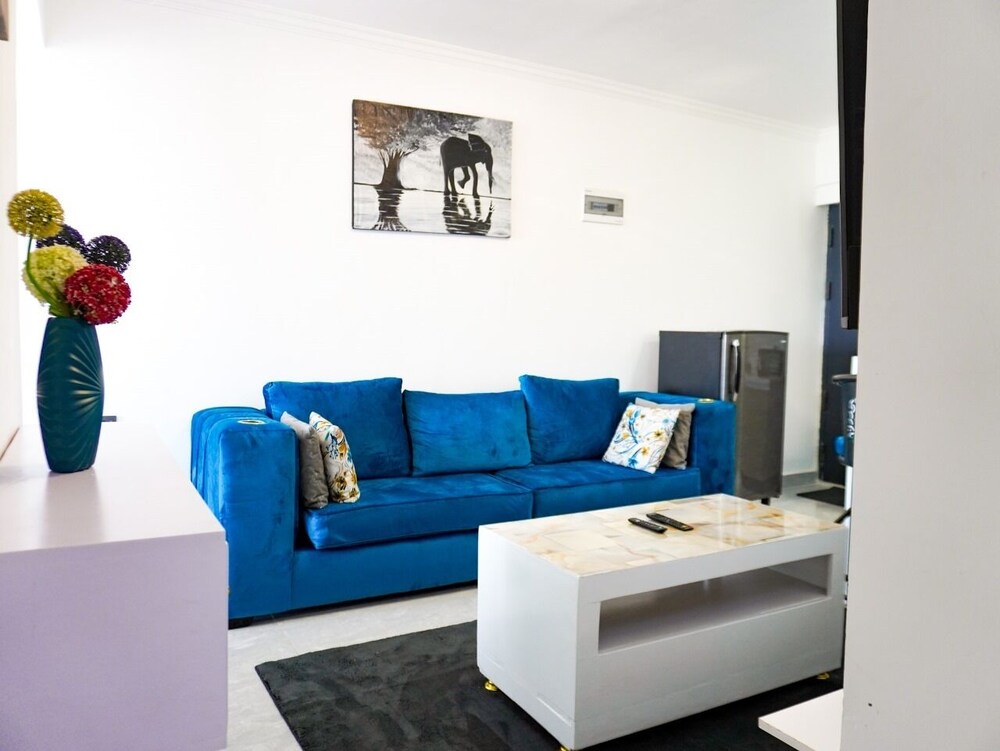Lux Suites Golden Mango Heights Kilimani