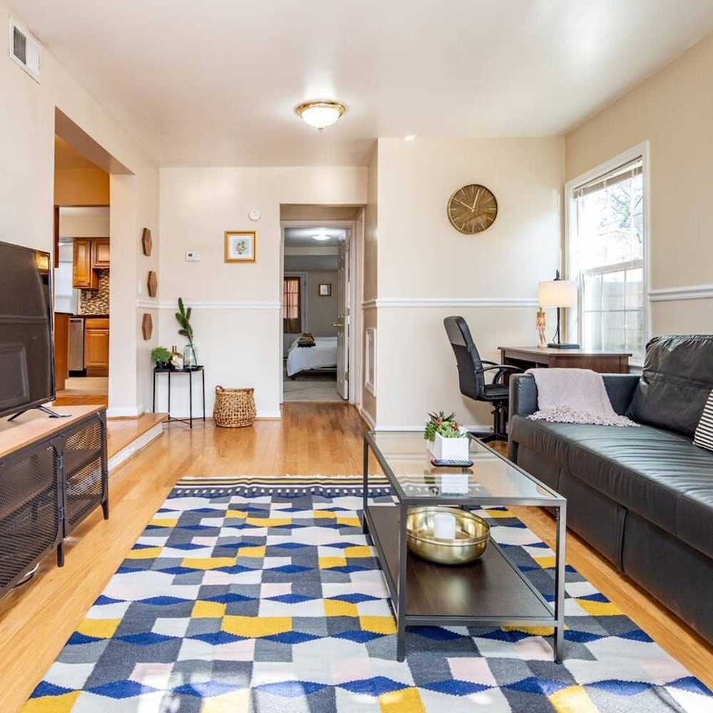 Cozy House 10min to Monuments DC by Cozysuites view 3