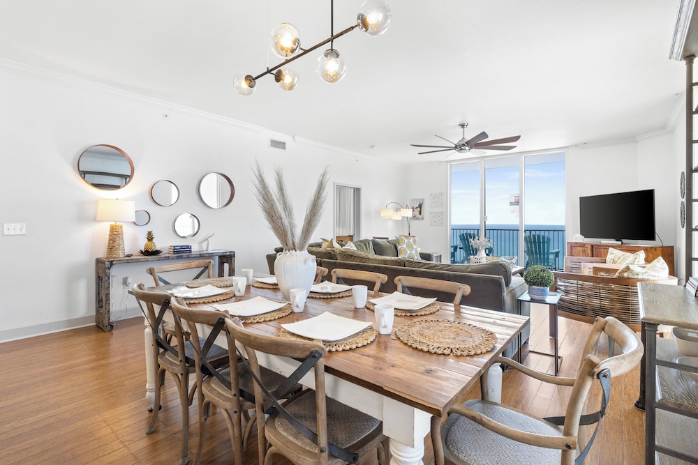 Tidewater by Book That Condo