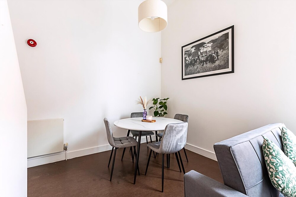Cosy Camden Retreat Near Markets & Tube