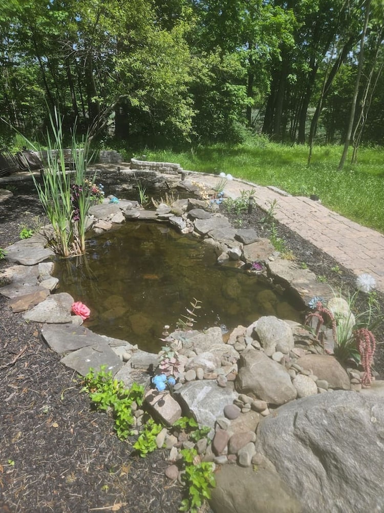 Rustic Modern Cabin w Hot Tub 1 5 hrs From NYC