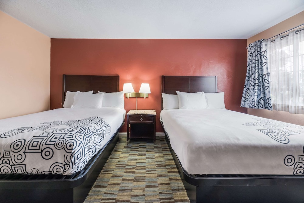 Modesto Vacations - Rodeway Inn - Property Image 14