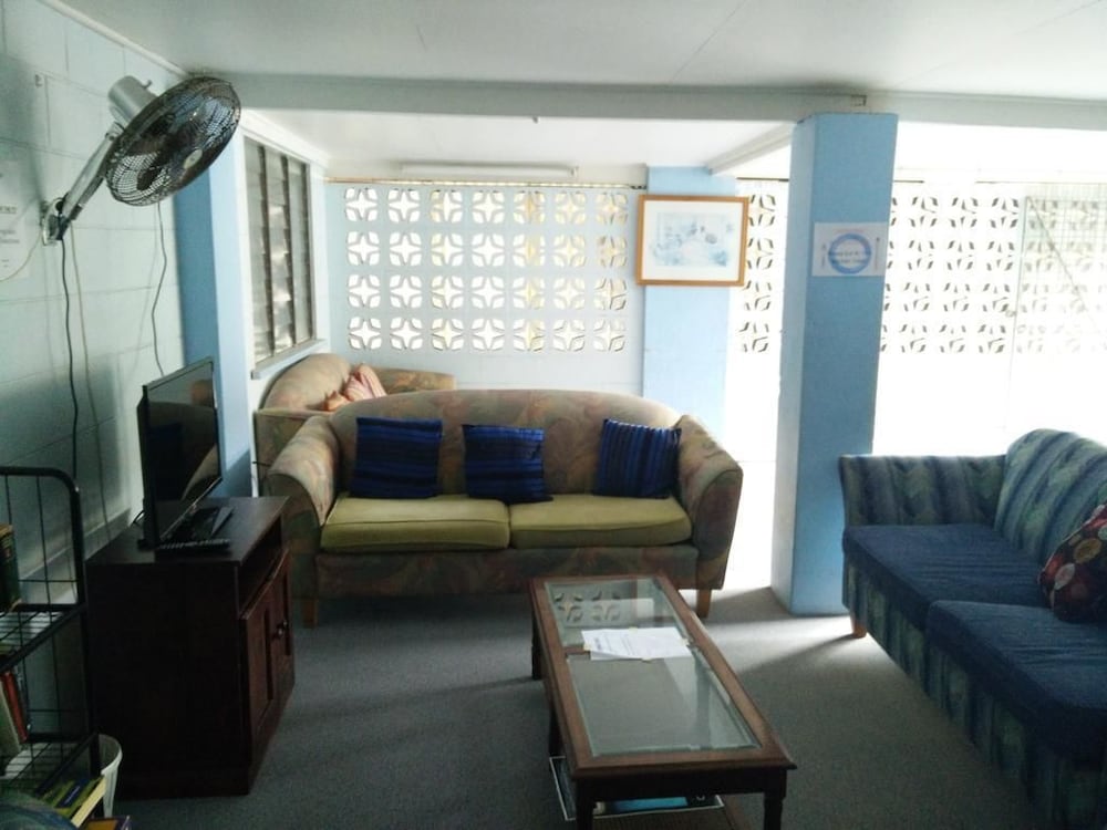 Cairns Girls Hostel - Image 5