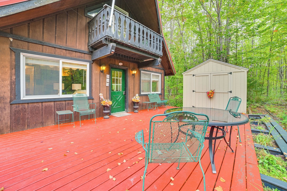 Indoor Pool Access: Cabin in Lakes of the North!