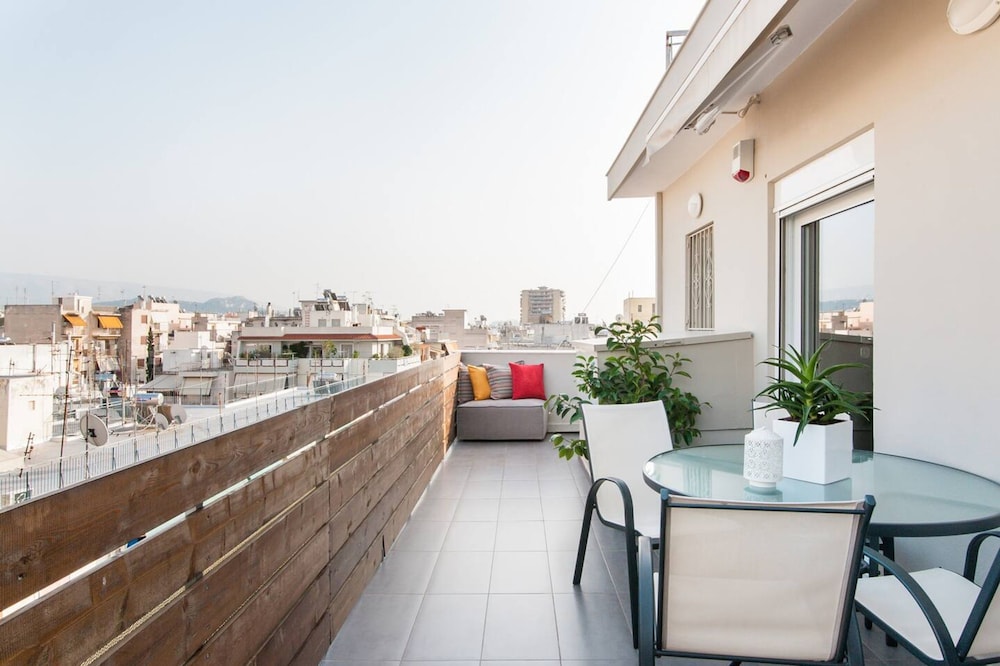 Ma Maison Penthouse No1 Acropolis View 315 Mbps