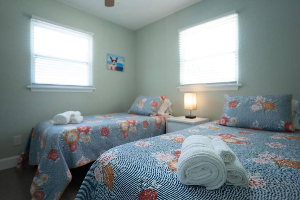 Heated Pool Close to St Pete Tampa Pet Friendly, photo 10