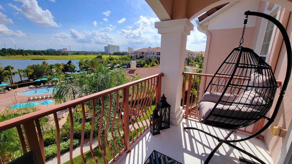 Condo w/ Prime View of Lake, Pool & Fireworks!