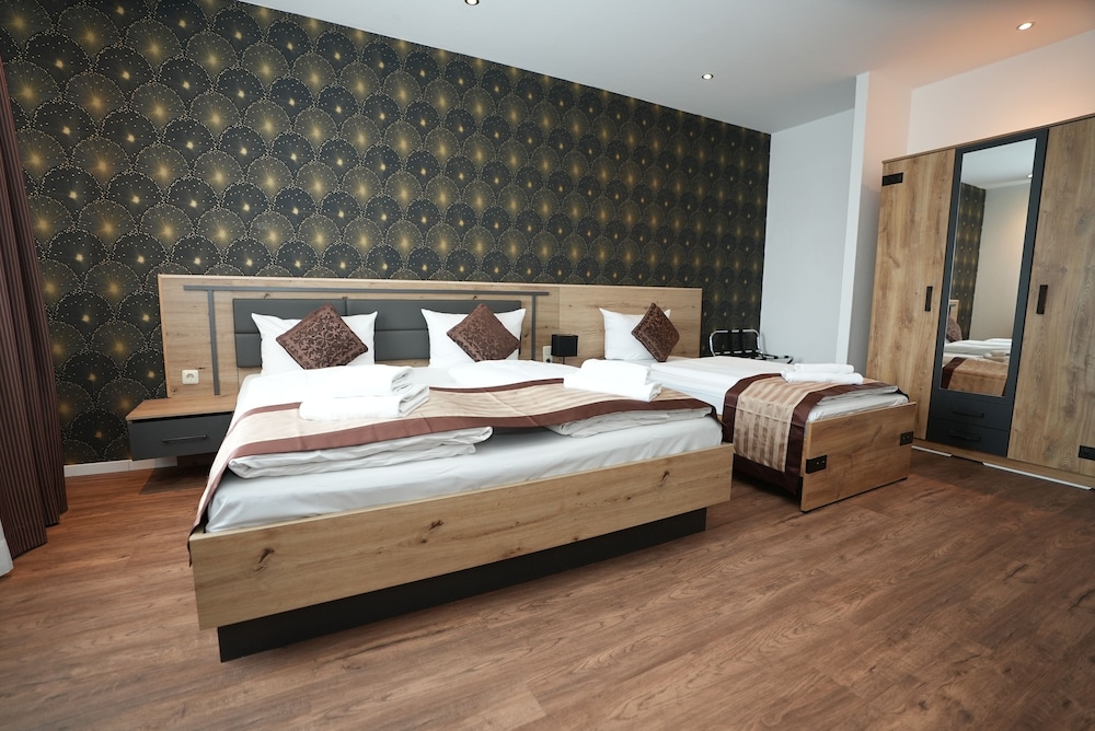 Frankfurt Vacations - Hotel Attache - Property Image 33