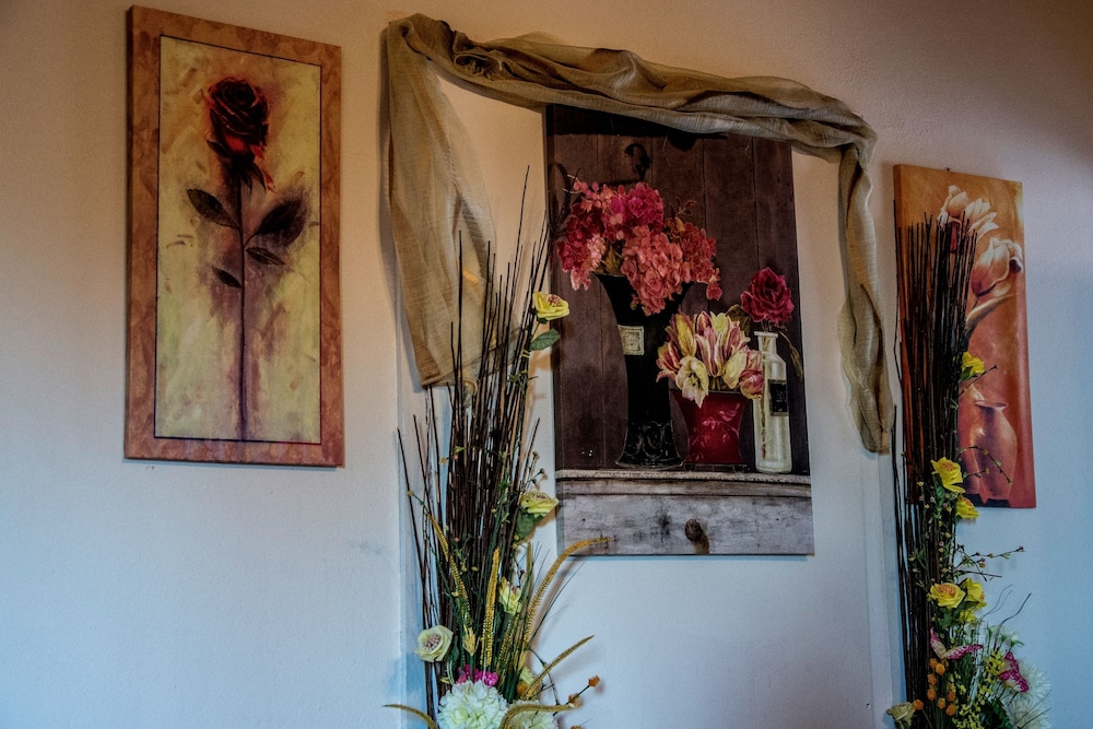 Theasis Guesthouse