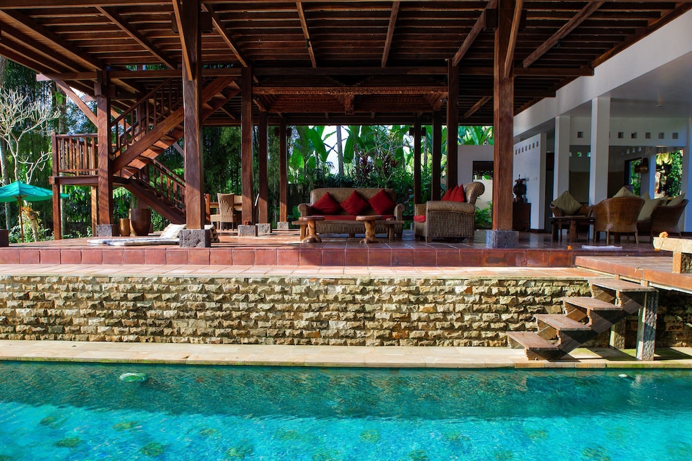 Villa Atas Awan