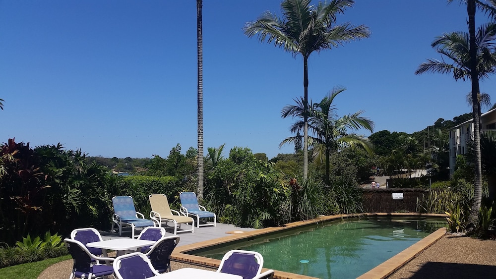 Sunrise Cove Holiday Apartments