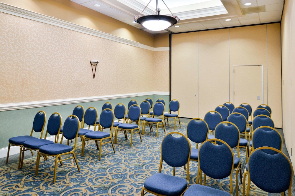 Collinsville Vacations - Quality Inn Dutch Inn - Property Image 7