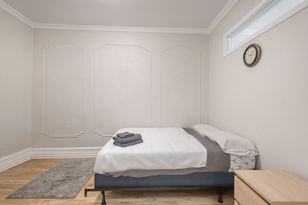 Cozy Private BR in the heart of Plateau - Image 4